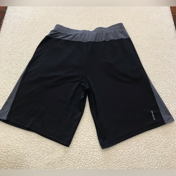 Mens Black & Gray Adidas Climacool Dri-Fit Athletic Shorts
Size Large 42 - 44 - Picture 6 of 13